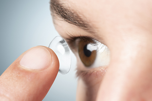 OTTICA SANTONA - Contattologia - Applicazione lente a contatto